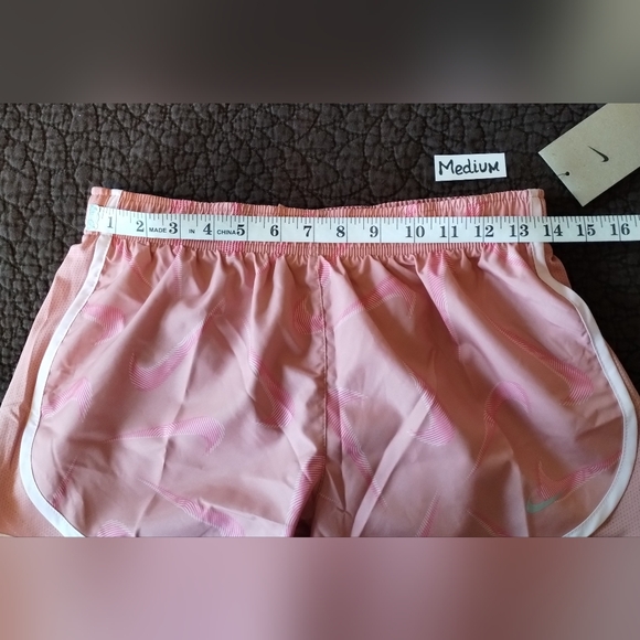 Women's Nike Tempo Swoosh Print Running Short - NWTs - Picture 6 of 10
